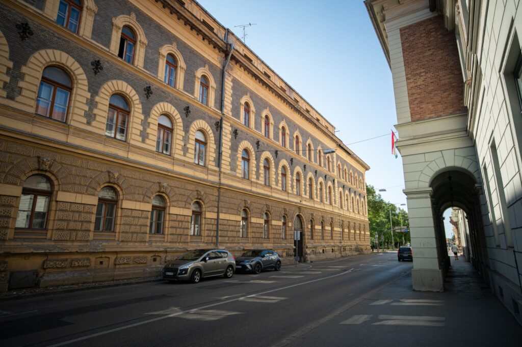 A szegedi Törvényszéki Palota épülete 2024. augusztus 12-én