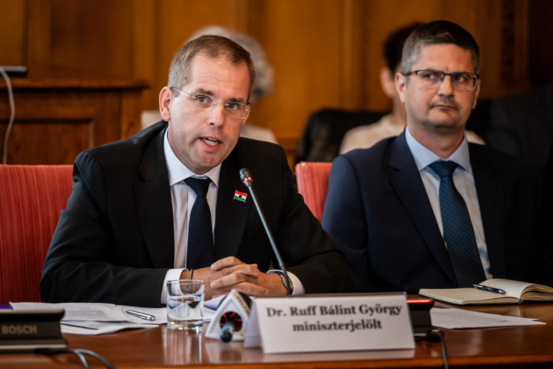Ruff Bálint: Orbánéknak az állam kirablása, nem pedig a felvirágoztatása volt a cél