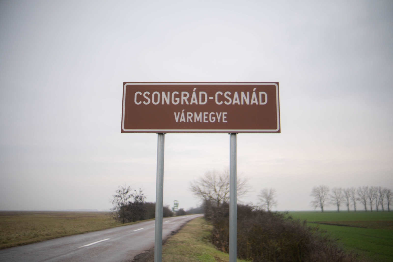 Hamarosan cserélik a vármegyetáblákat