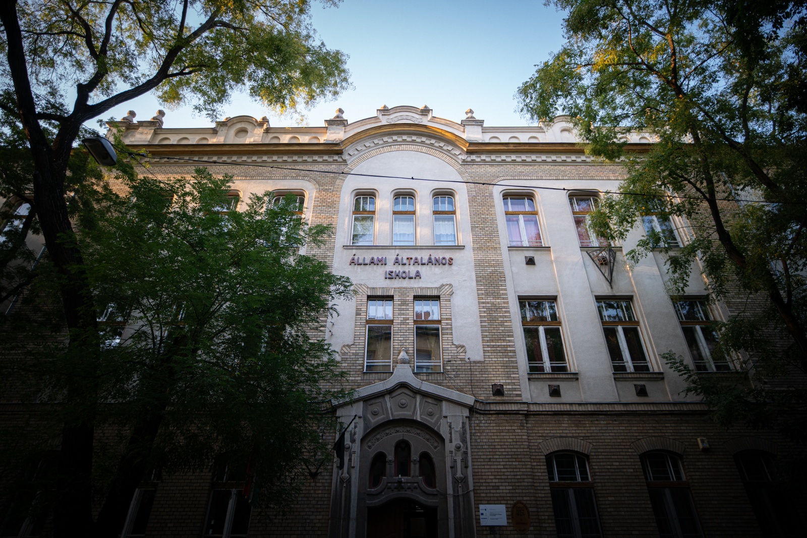 Újranyithat a szegedi Wesley, Iványi Gáborék intézménye megnyerte a pert