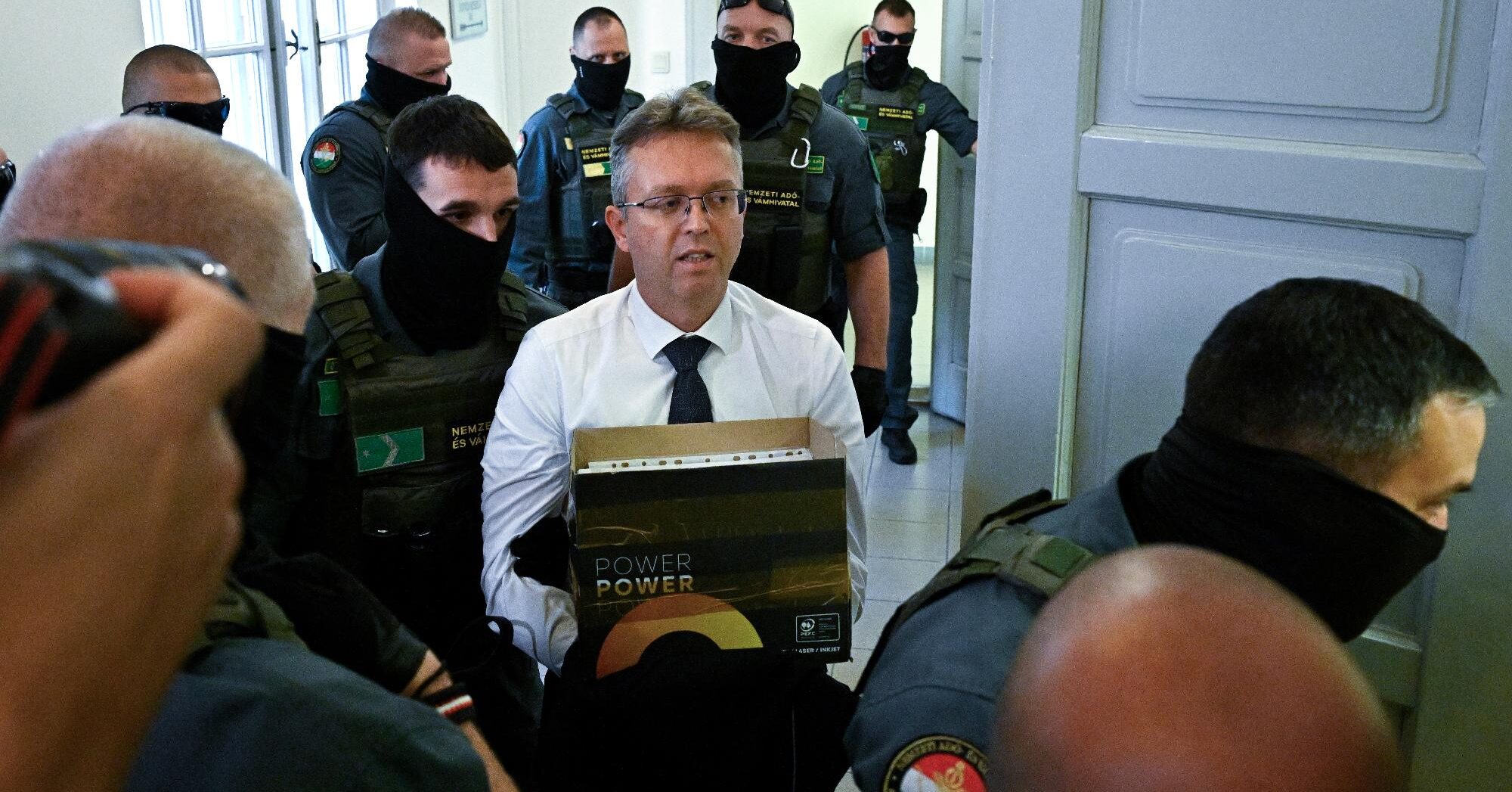 Hankó Balázs saját fodrászt szeretne a börtönben