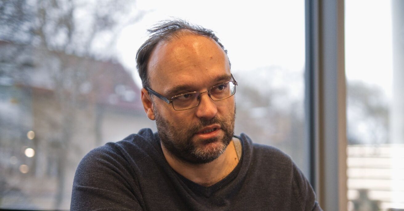 A Szeged.hu főszerkesztője szerint Fendler Judit öltözékében pornóválogatásra el lehet menni, de a Partizánba nem