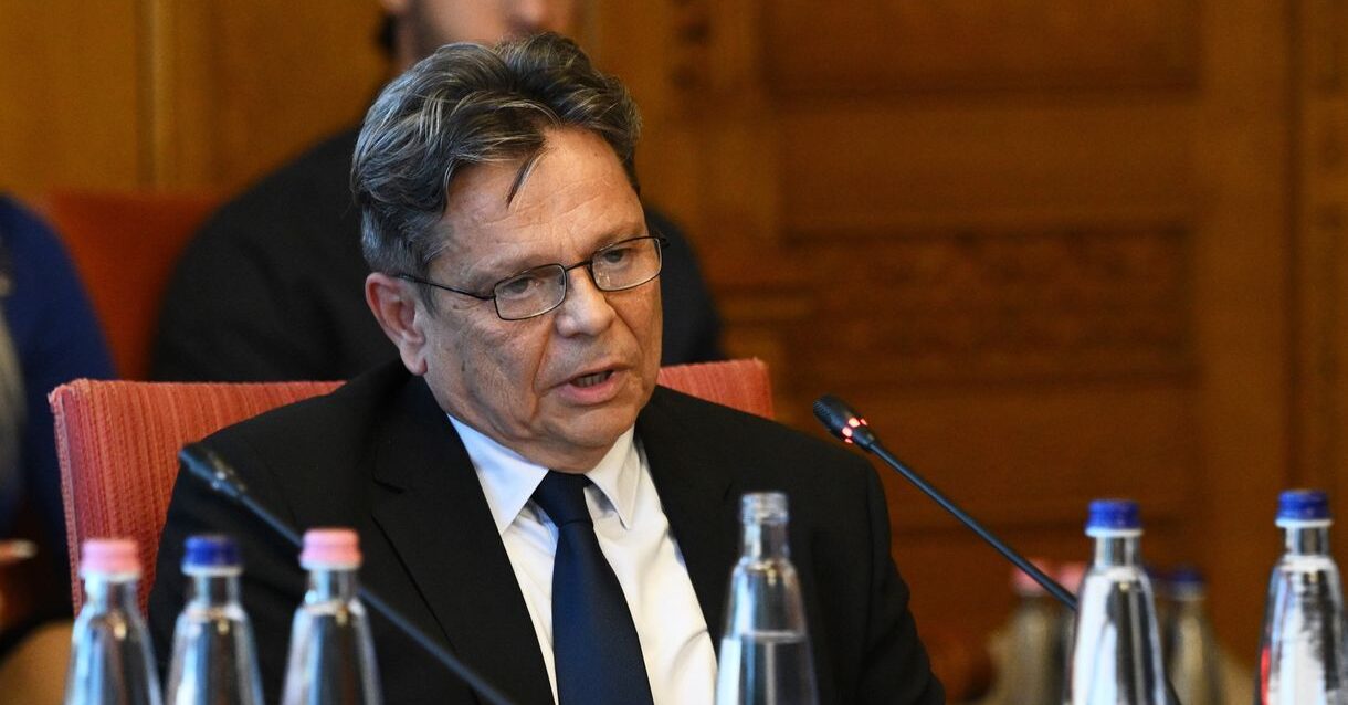 Rendőrök mentek a szegedi feljelentő otthonához, nem pedig meghallgatták a Schadl–Völner ügyben