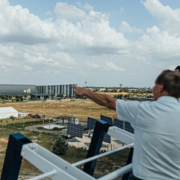 Szén-dioxidból és vízből állítanának elő kerozint szegedi kutatók